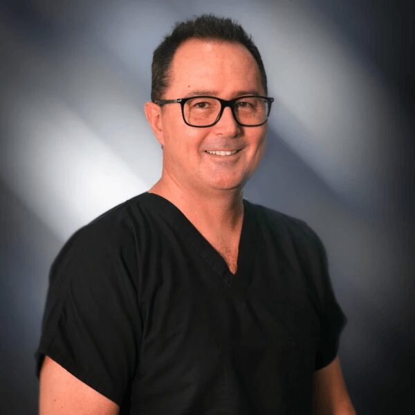 Dr. Federico Richter